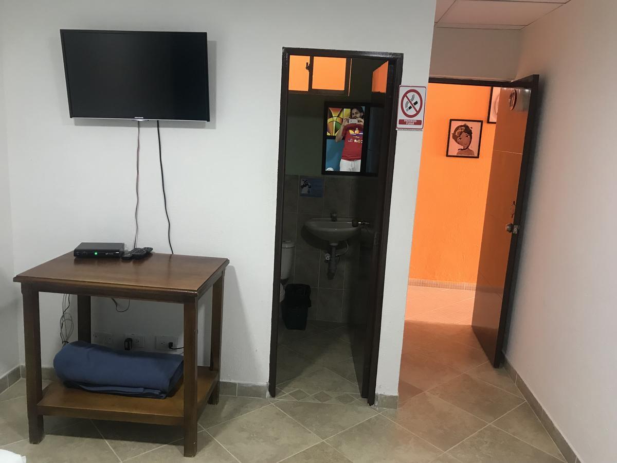 Hostal El Hangar Rionegro Kültér fotó