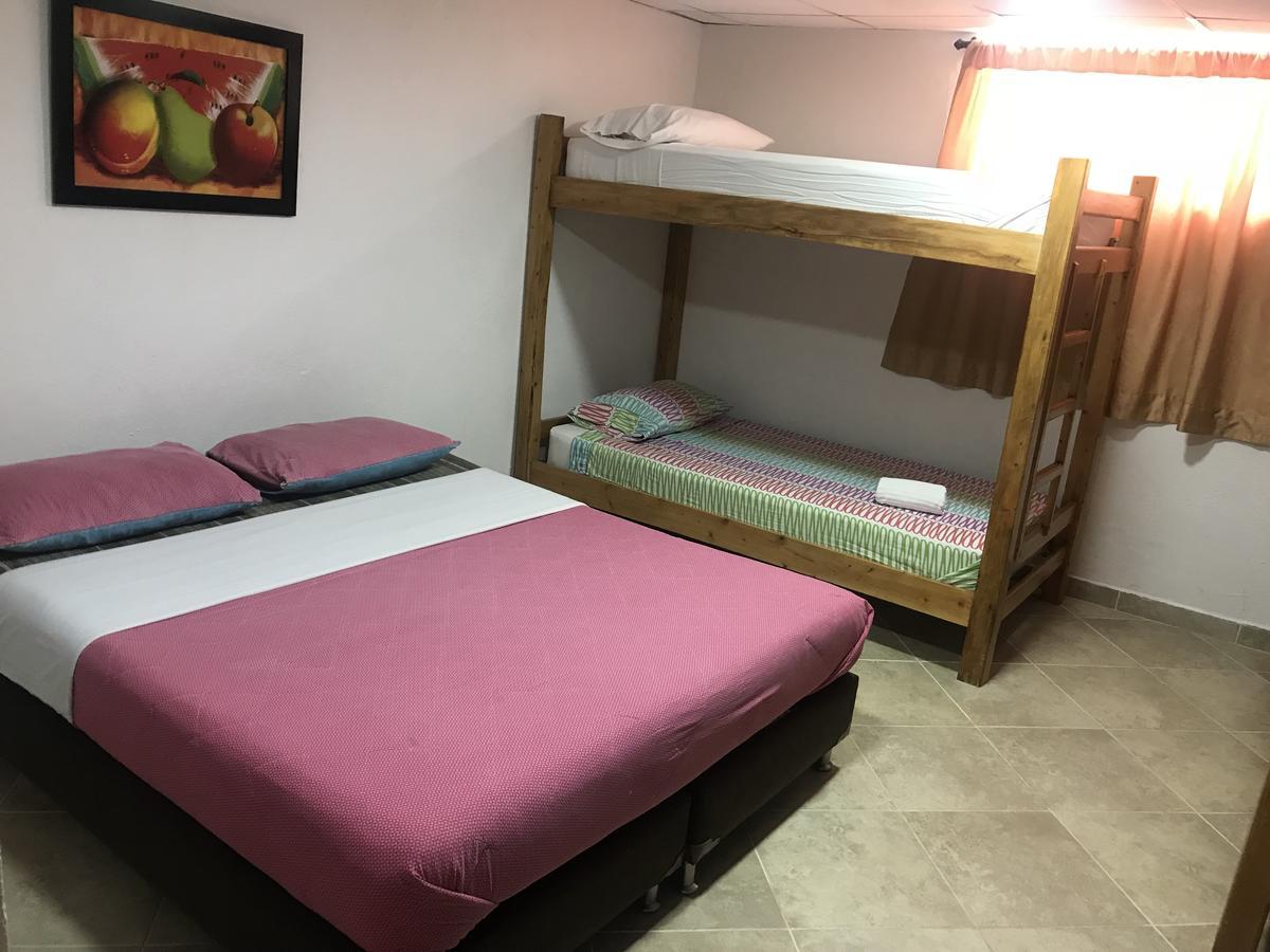Hostal El Hangar Rionegro Kültér fotó