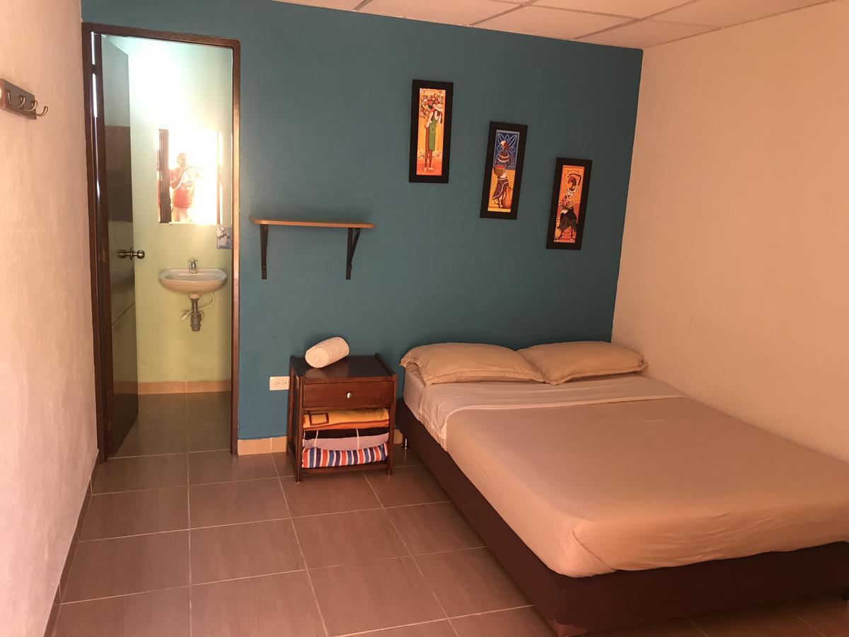 Hostal El Hangar Rionegro Kültér fotó